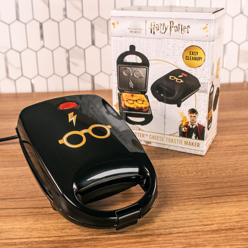 Harry Potter Breakfast Appliances - Toaster, Hogwarts Waffle Maker and Sandwich Maker