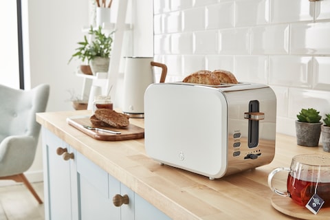 Swan Nordic 2 Slice White Toaster