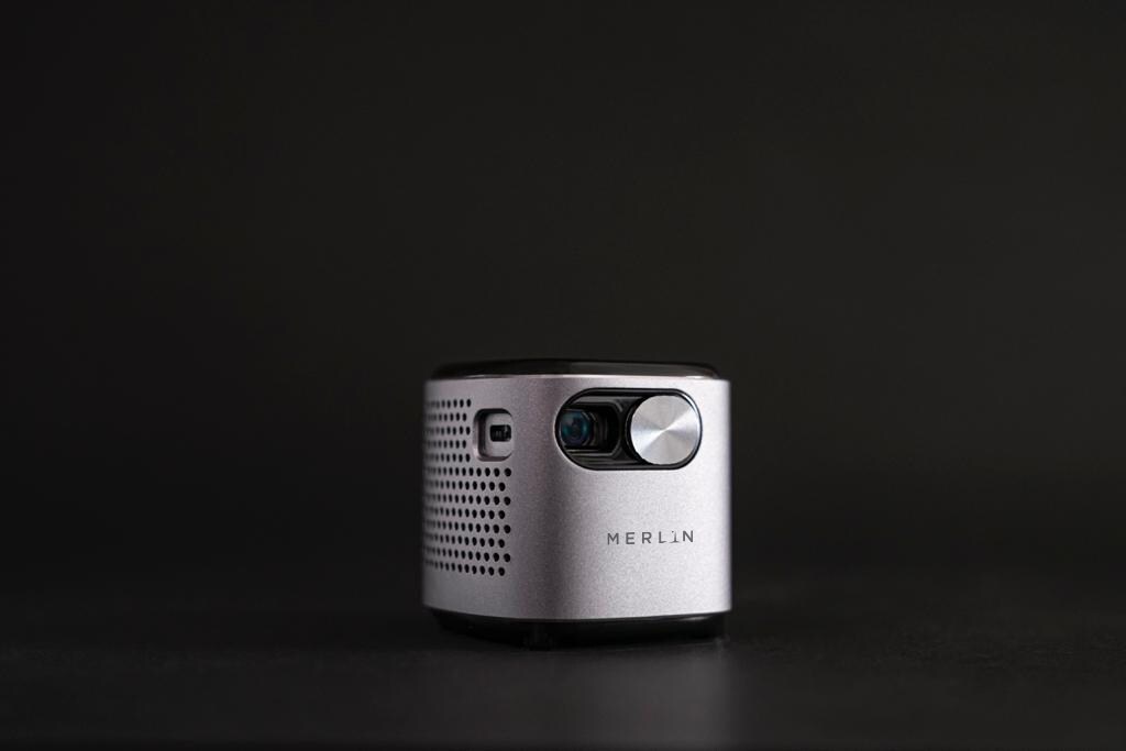 Buy Merlin Cube Mini HD Projector Online | Carrefour UAE
