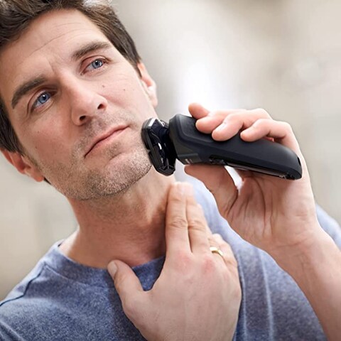 Philips Series 5000 Wet &amp; Dry Men&#39;s Electric Shaver, S5588/30, Deep Black (With Integrated Pop-Up Trimmer, With Advanced SkinIQ, , 60 Mins Run Time)