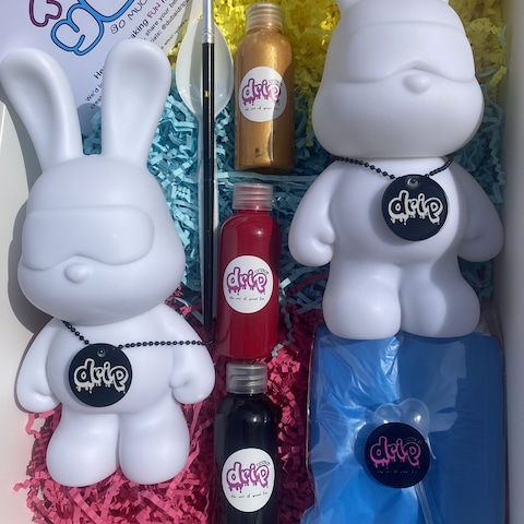 DIY MONEY SAVING COOL BUNNY (8.6 inch - 23 cm) ACRYLIC FLOW POUR PAINT SET COLORS: Light-Pink, Silver, Black. Dubai Drip Arts and Crafts.