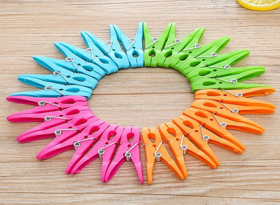 24-Pieces Plastic Clothes Peg Set Multicolor 7cm