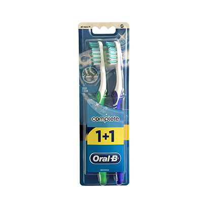 Oral-B Maxi Clean Toothbrush Medium Pack of 2