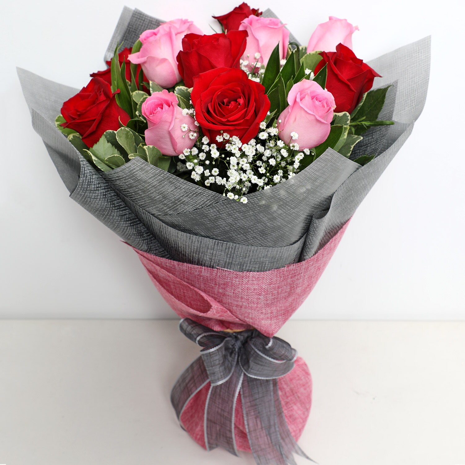 Buy Ferns n Petals Pink And Red Roses Grand Fresh Flower Bouquet Online ...