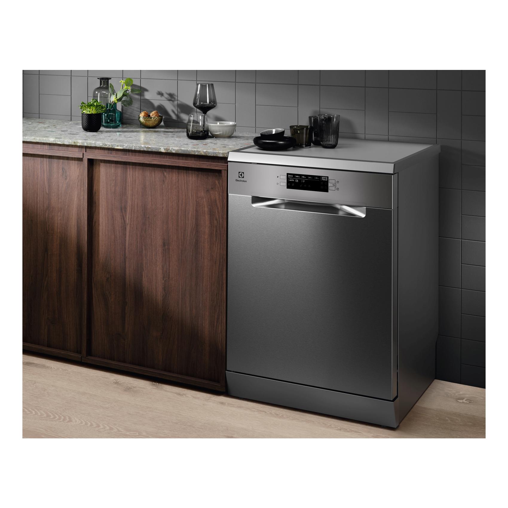 Electrolux Free Standing Dishwasher ESC67300SX