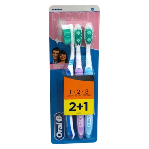 Oral-B 3 Effects Delicate White Toothbrush - Size 40 Medium - 3 Brushes