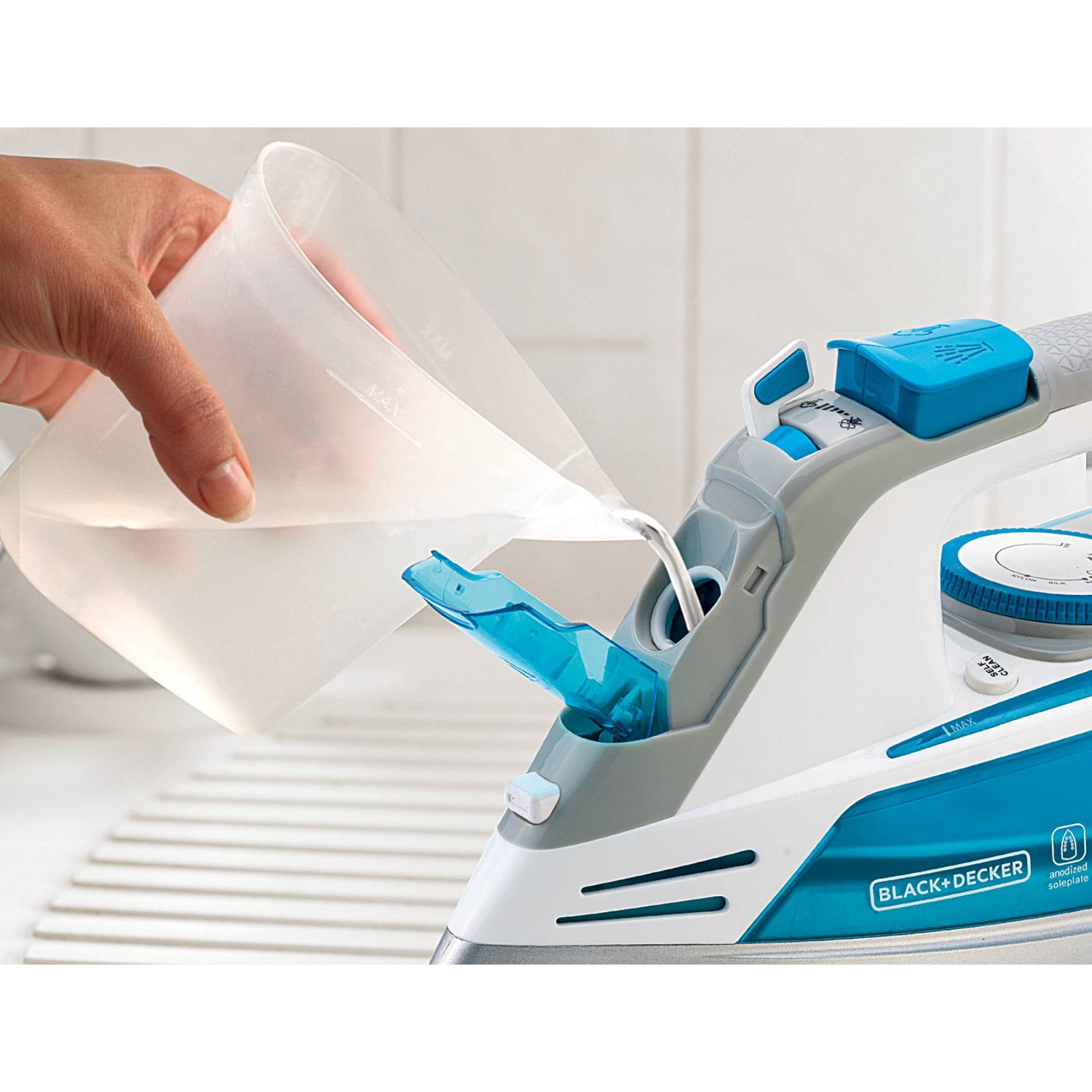 Black+Decker X2800-B5 Steam Iron