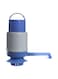 مضخة مياه يدوية باللون الازرق من عام