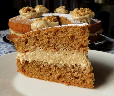 Buy CARAMELCOFFEE CAKE MEDIUM in Kuwait