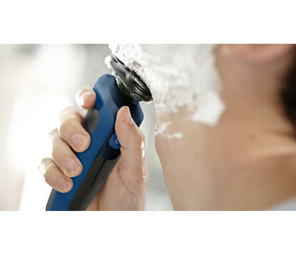 Philips Shaver series 5000
Wet and dry electric shaver S5444/03