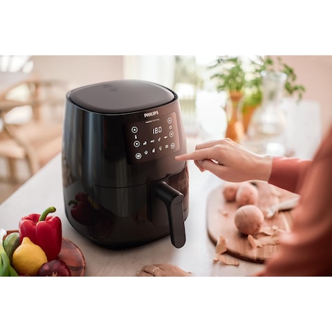 Philips Digital Air Fryer 1550 Watt 4.1 Liter - Black - HD9243-90
