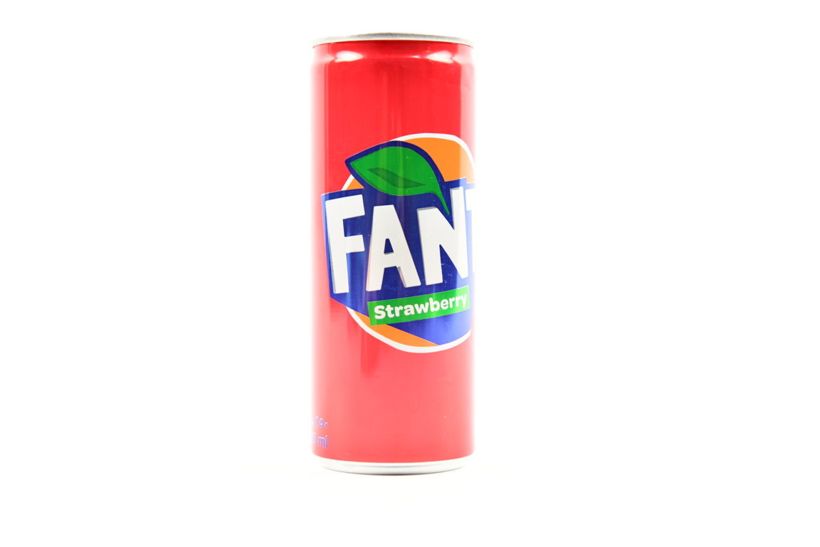 Fanta Strawberry Soft Drink 250ml