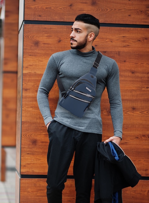 Men&#39;s Chest Bag, Suitable for Outdoor Sports, Leisure and Travel, Canvas Fabric, with Earphone Hole