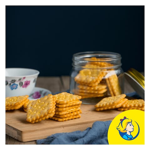 Julie&#39;s Le-mond Cheddar Cheese Puff Sandwich Biscuits 288g