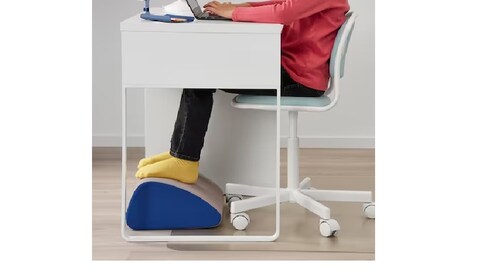 Multifunctional ergonomic footrest