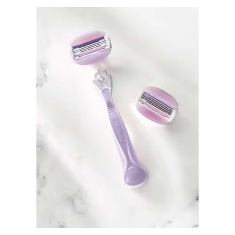 Venus Comfortglide Breeze Razor Handle With 4 Blade Refills