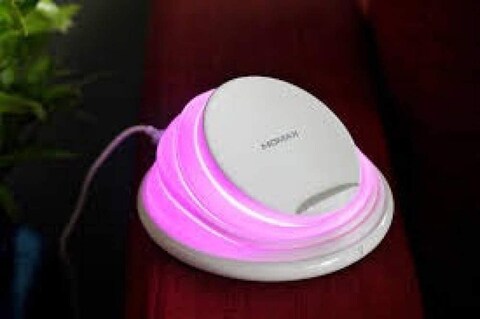 Momax Rainbow Color Changing Lamp With Ql2W Wireless Charging
