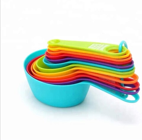 12 Piece Plastic Measuring Cups and Measuring Spoons