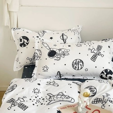 Luna Home Single size 4 pieces, without filler, white with black space print.