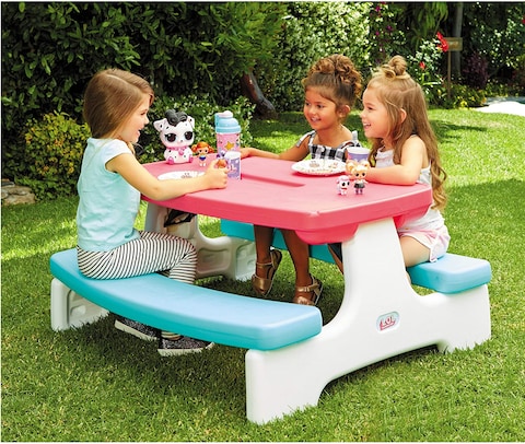 LOL Surprise Picnic Table with Umbrella 651656M