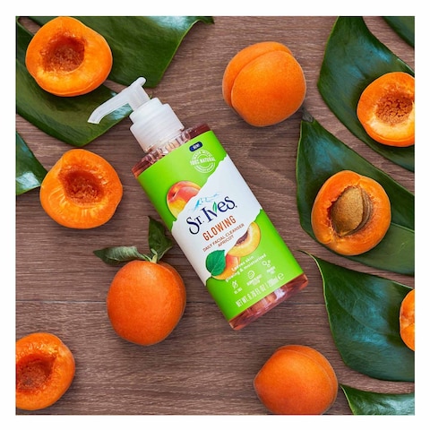 St.Ives Glowing Apricot Daily Facial Cleanser 200ml
