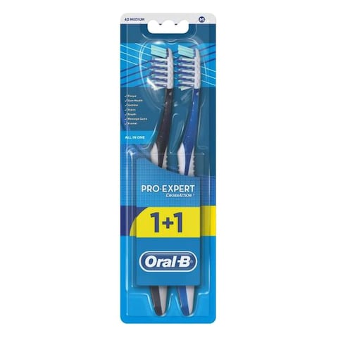 Oral-B Pro Expert Cross Action Toothbrush - Size Medium - 2 Brushes